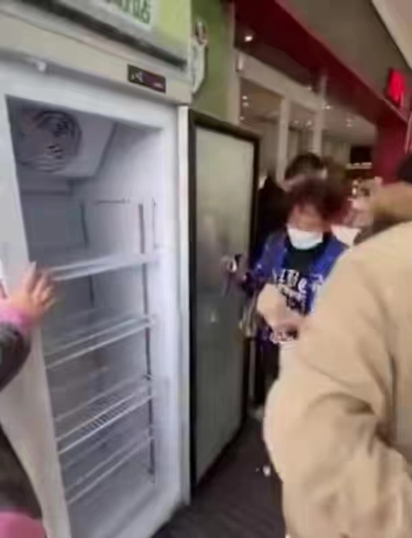 肯德基|官方回应肯德基食物银行遭哄抢 这就是公地悲观