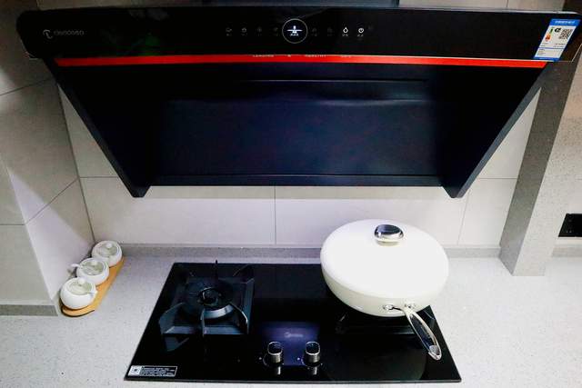 厨房油烟救星？专为中式厨房设计：cleadeep净味净烟机体验