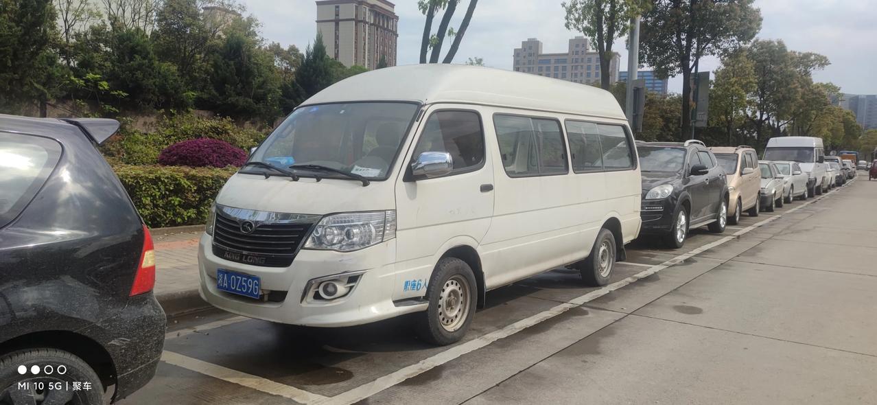 拖货小能手:15年金龙金杯,柴油发动2.5t,车子车况极品