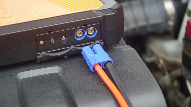 autowit应急启动电源，给汽车更安全更方便的应急备用方案