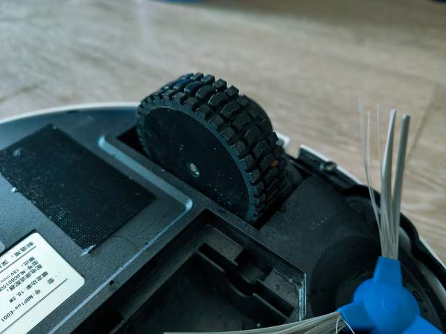 浦瑞克N8E扫地机器人，让你从此解放双手，无需动手打扫！