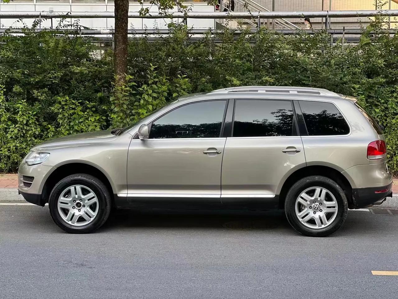 特嫁39米09年大众途锐42fsi香槟金米四驱电尾门无匙进入无匙启动丹拿