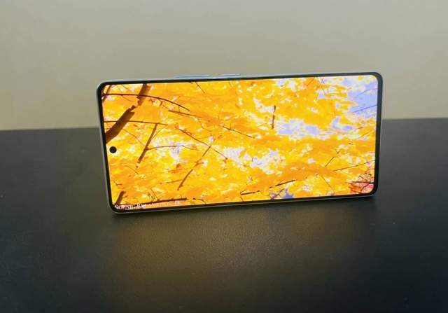 都说荣耀80 GT太贵？但在我看来，这款机型的性能被严重低估了