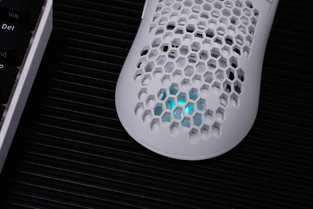 看着舒服，用着得劲，TT无线键鼠打造极简桌面好物