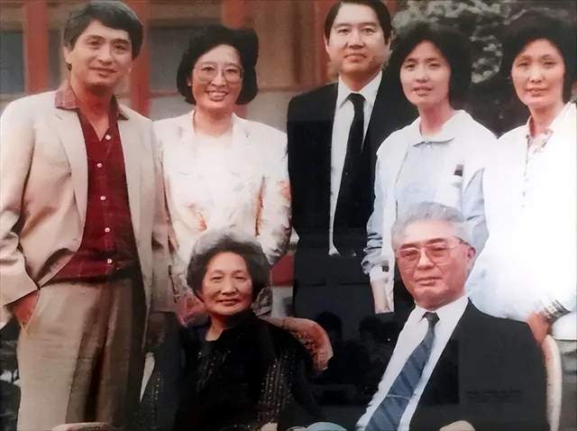 红色资本家荣毅仁89岁在北京逝世留下5个子女今现状如何