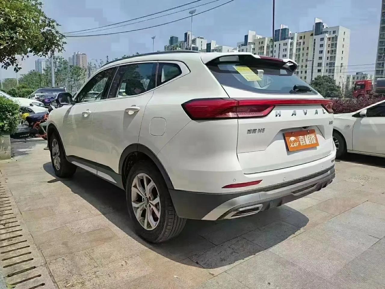 2021款哈弗h6国潮版都市版大气外观首付13999天窗大屏一键启动电动