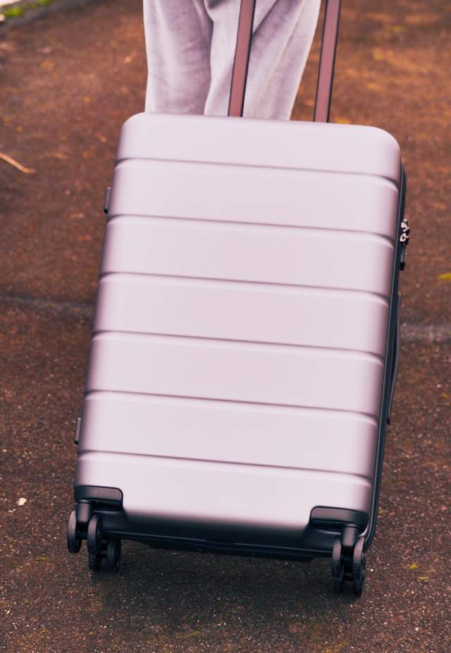 开学装备太多，背包装不下？小米24寸新品行李箱来了