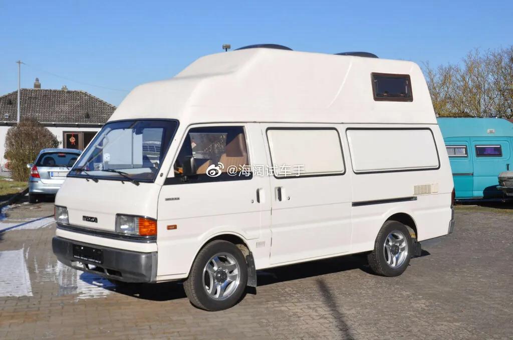 马自达e2000,当年国内还能见到这个模样的马自达面包车,只