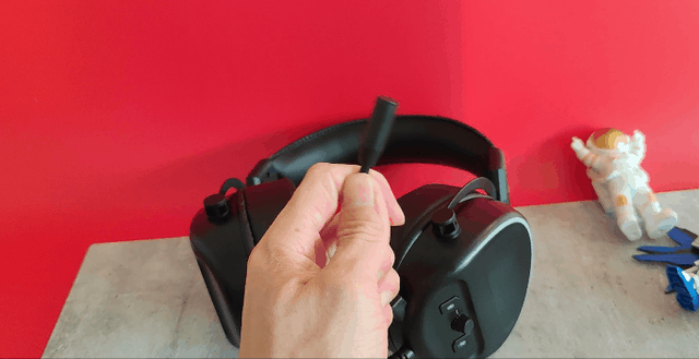 RGB配合虚拟7.1声道，从此战场无往不胜！