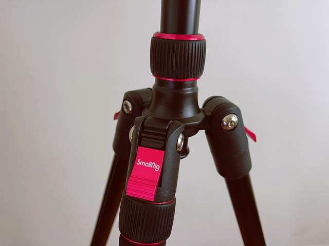 三脚架都这么卷了吗？斯莫格三脚架评测，一“架”就能走天下