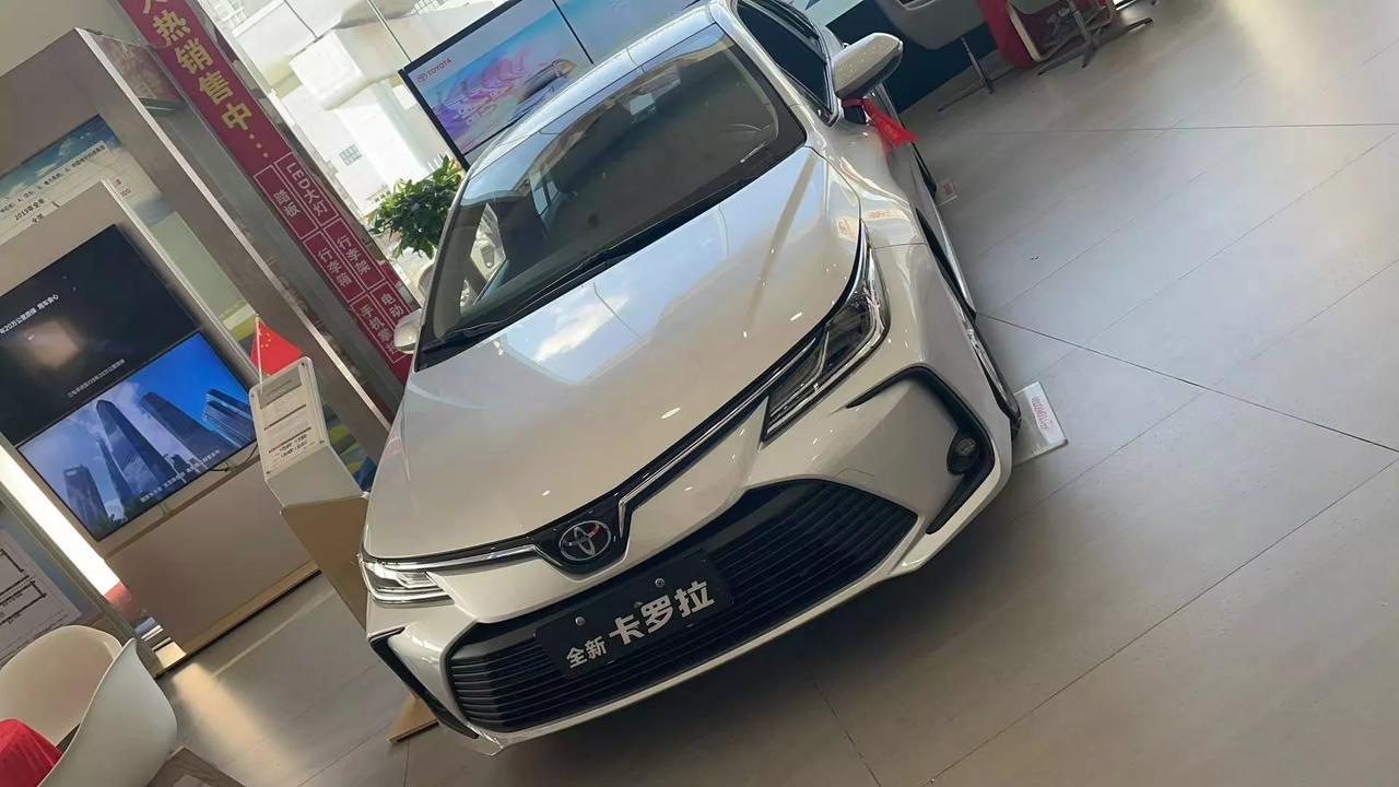 2021款卡罗拉先锋版交订金半