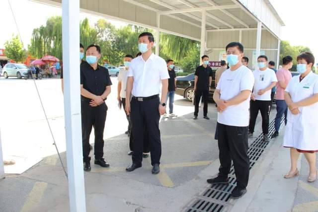 馆陶县人民政府县长王峰到县人民医院调研疫情防控工作
