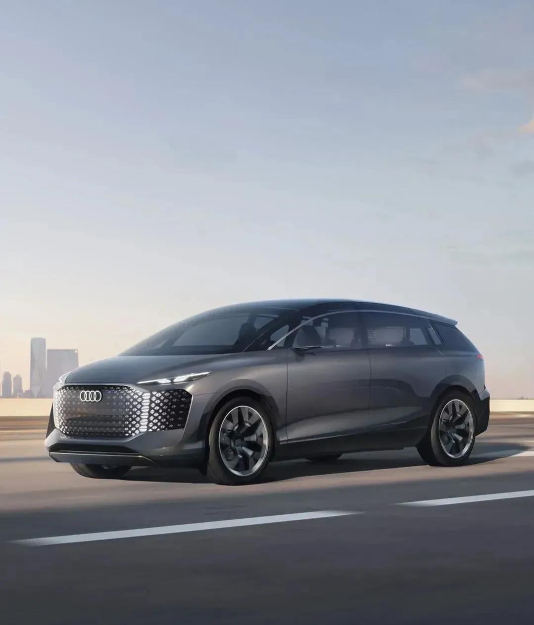 这是目前看到的最具震撼的mpv设计,这款奥迪mpv是最近十年