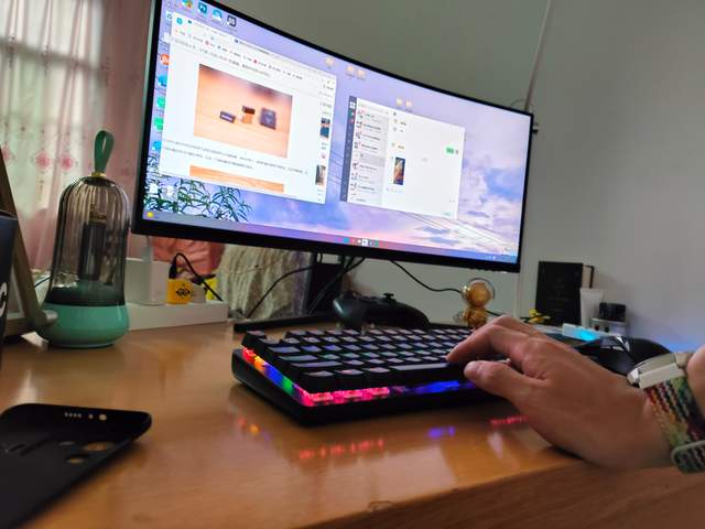 雷柏V500Pro-87机械键盘评测：既能无线连接也能有线连接