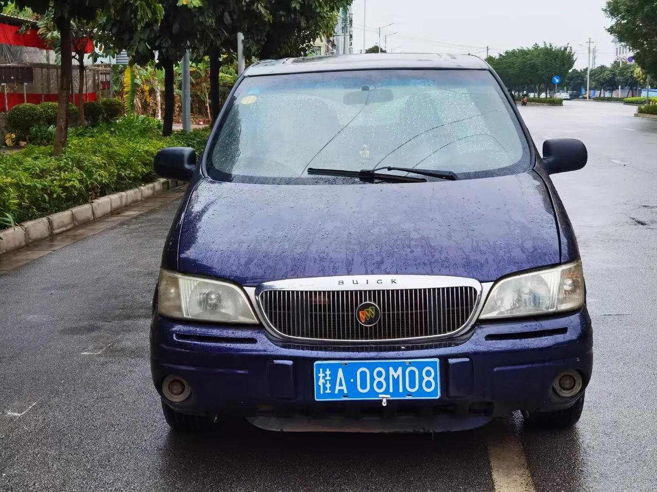 04年别克gl8自动挡几千块钱拿走用得上联系我西乡塘客运站旁边看车