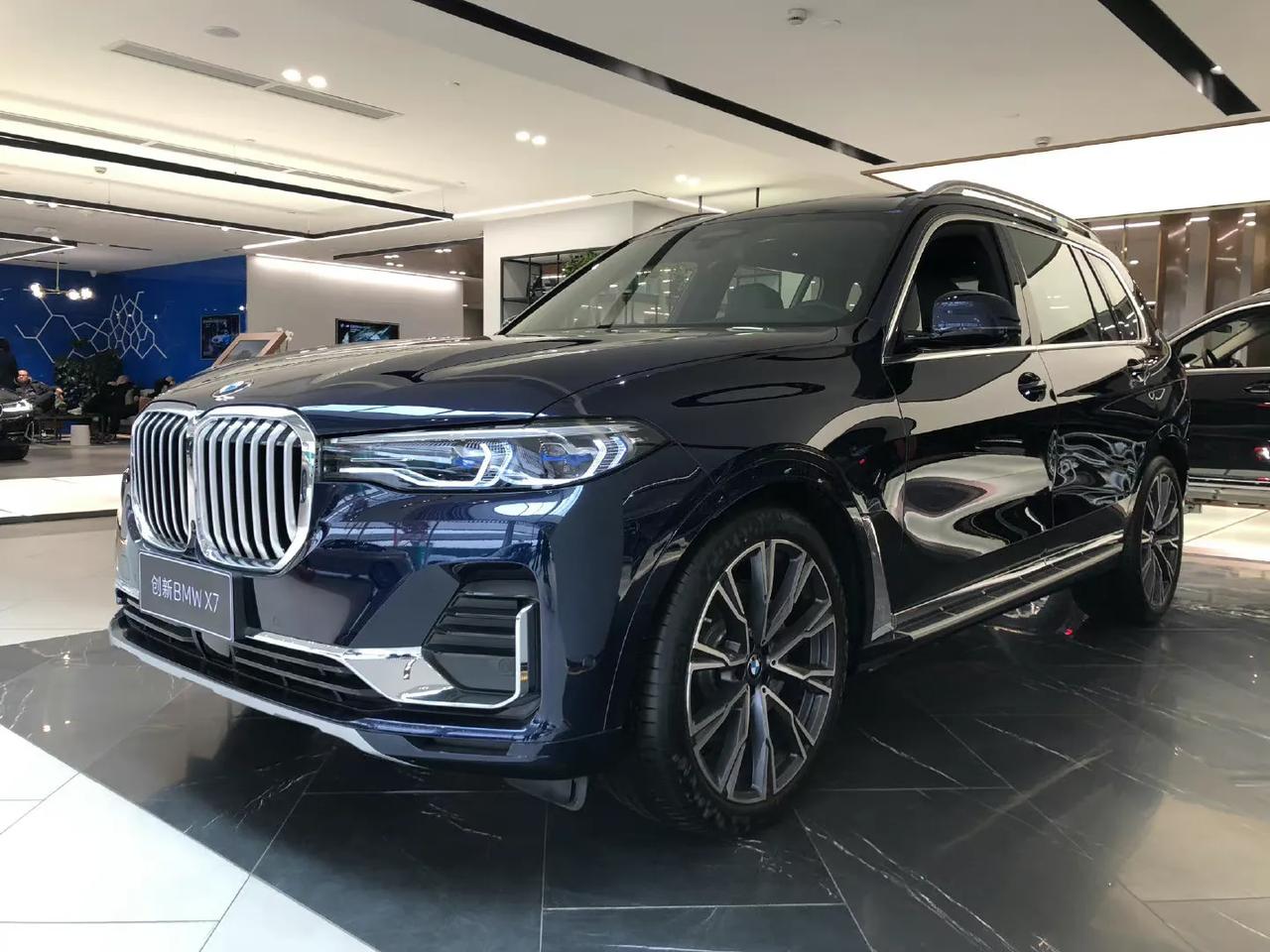 宝马x7 xdrive40i 行政型豪华套装,六座,丹泉石蓝