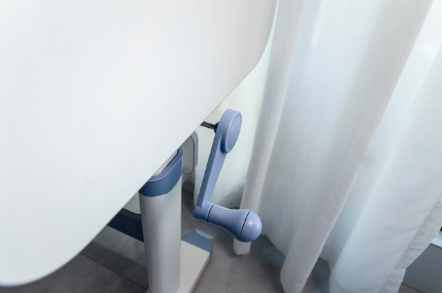 可以纠正孩子坐姿又能帮助孩子学习 作业帮AI学习桌让我太省心了