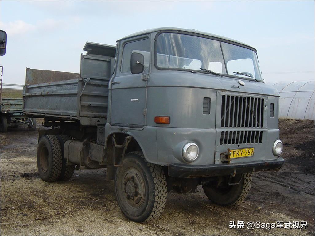 认识这个车的估计年龄都40了吧依法汽车小时候经常在马路上看到现在压