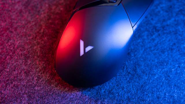 FPS游戏玩家新选择,能甩狙的雷柏V30W无线游戏鼠标