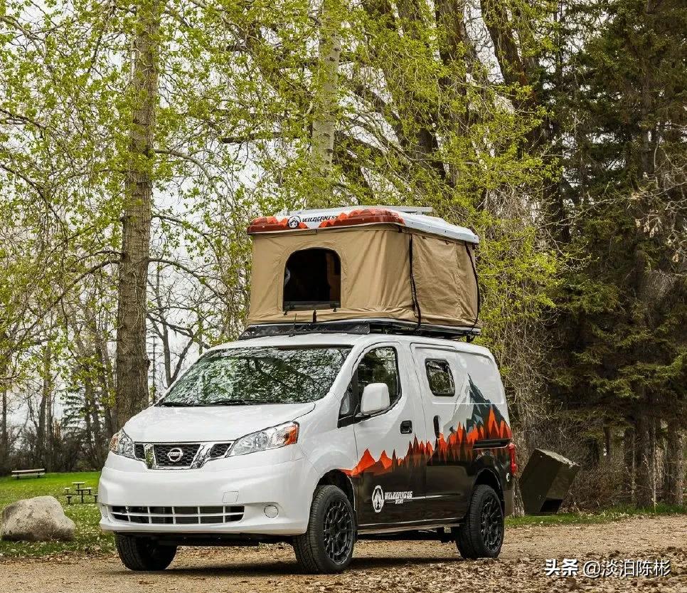 带越野套件的日产nv200露营车