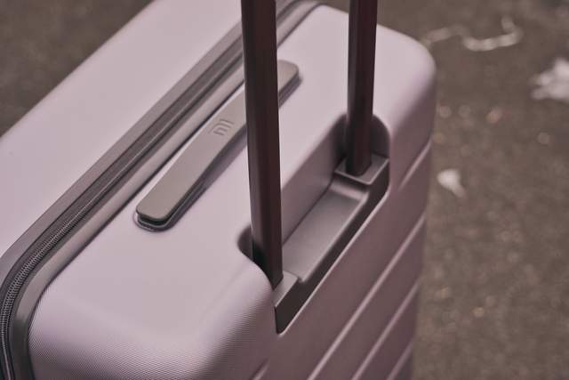 开学装备太多，背包装不下？小米24寸新品行李箱来了