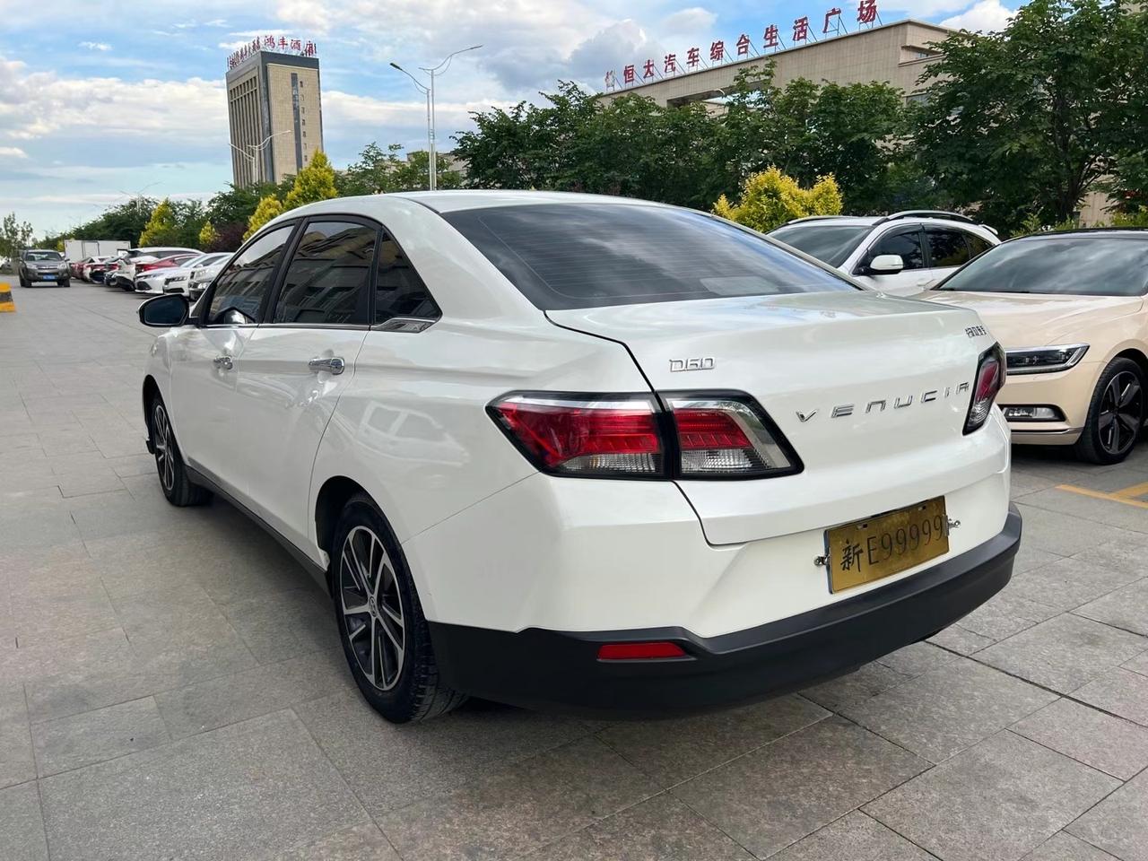 18年启辰d60,本地一手,1.6自动挡高配,尼桑轩逸三大件