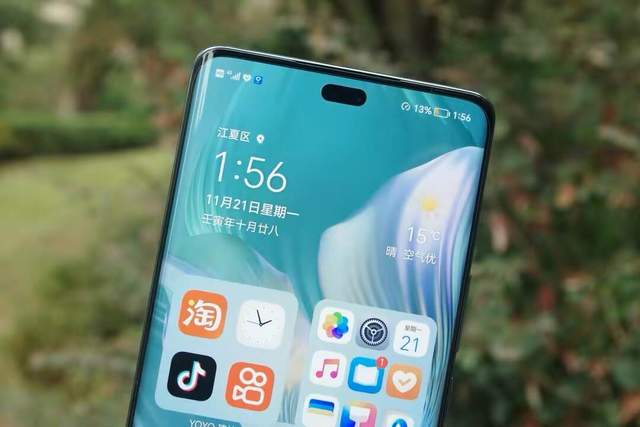 安卓灵动岛“致敬”iPhone14 Pro？售价不及苹果iPhone的一半