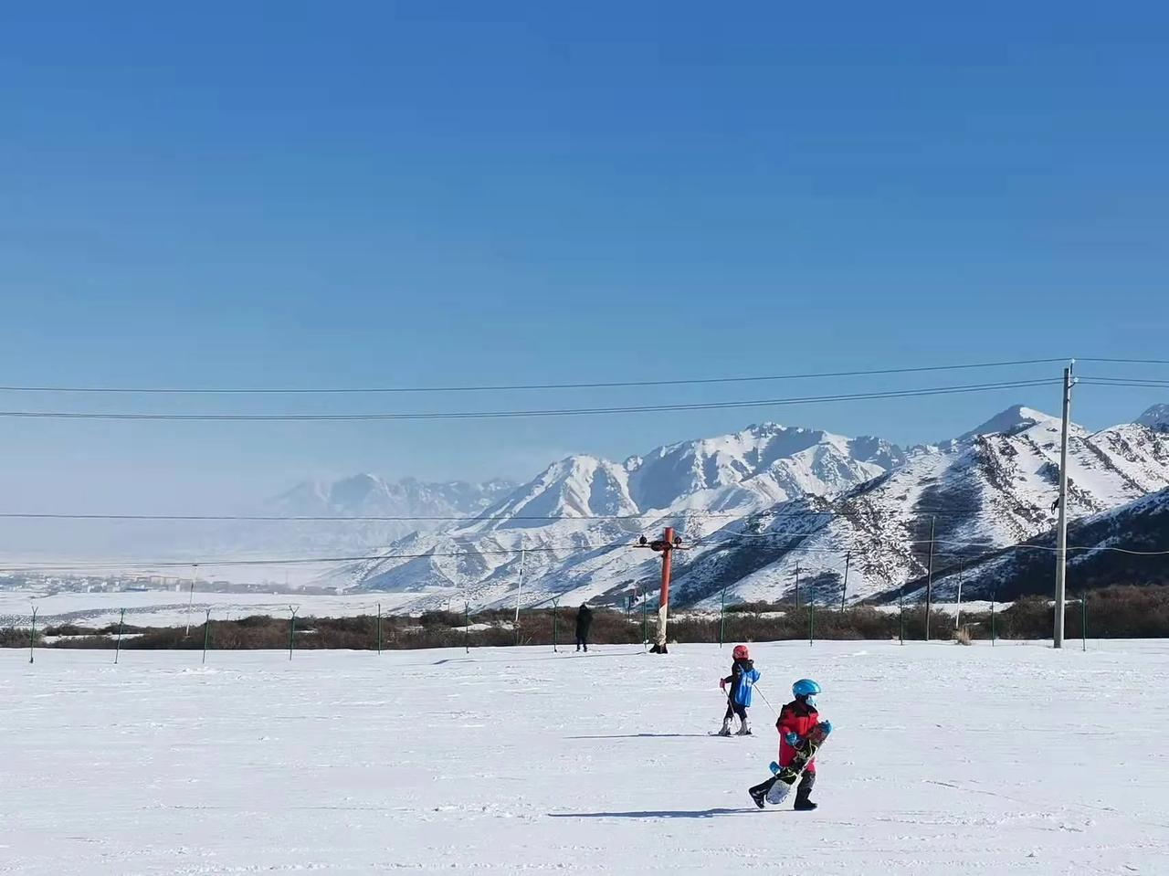 乌鲁木齐银峰滑雪场图片