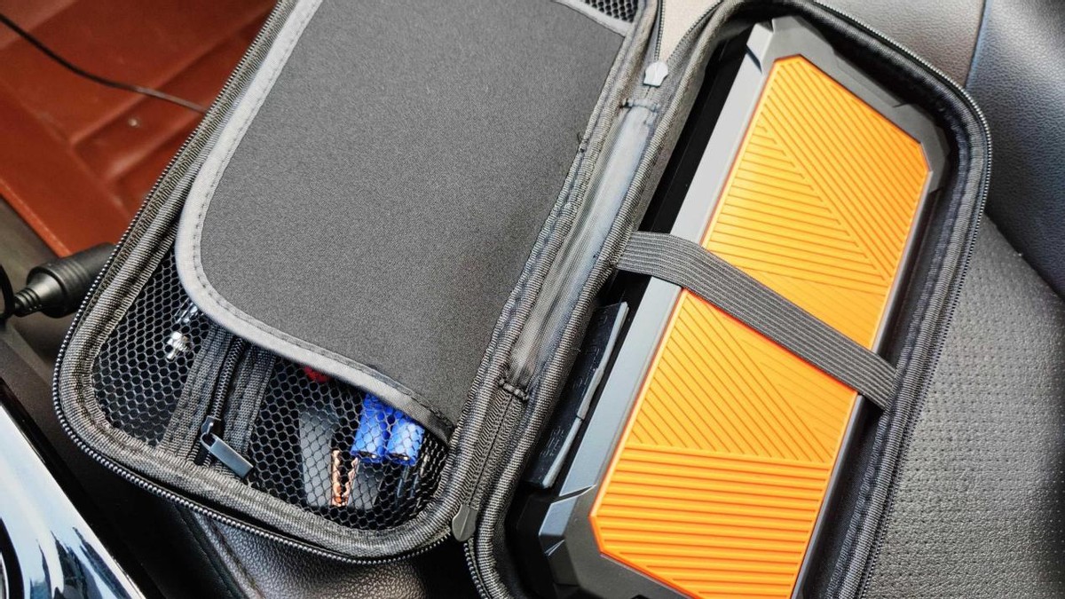 北方有车一族冬天必备的Autowit汽⻋应急电源