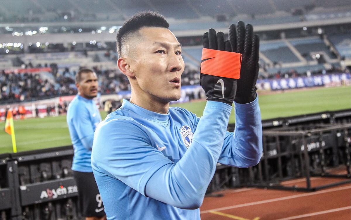 时隔570天周挺复出43岁随大连金石湾征战新赛季中冠