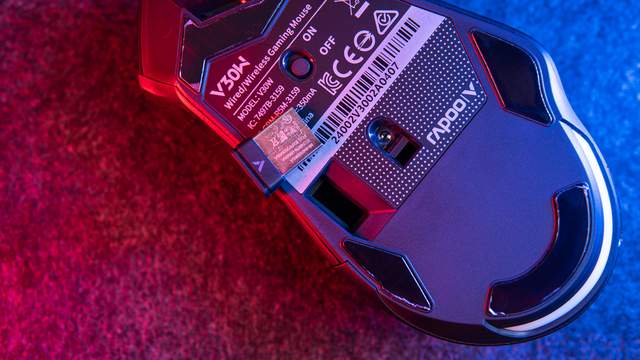 FPS游戏玩家新选择,能甩狙的雷柏V30W无线游戏鼠标