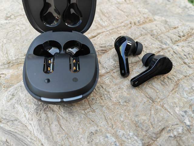 直播主播耳机——无线监听耳机更方便更好用