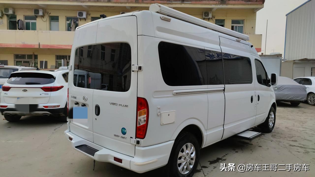 个人房车,大通v80长轴中顶b型房车2021年1月上牌,国6