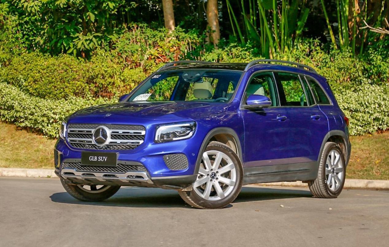 上海车主王先生向汽车门网投诉称,其在上海越星梅塞德斯奔驰4s店购买