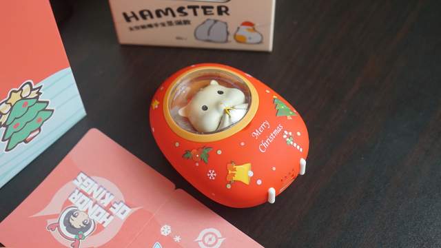 圣诞礼物选什么？黄油猫助你一臂之力，两款暖手宝任君选择