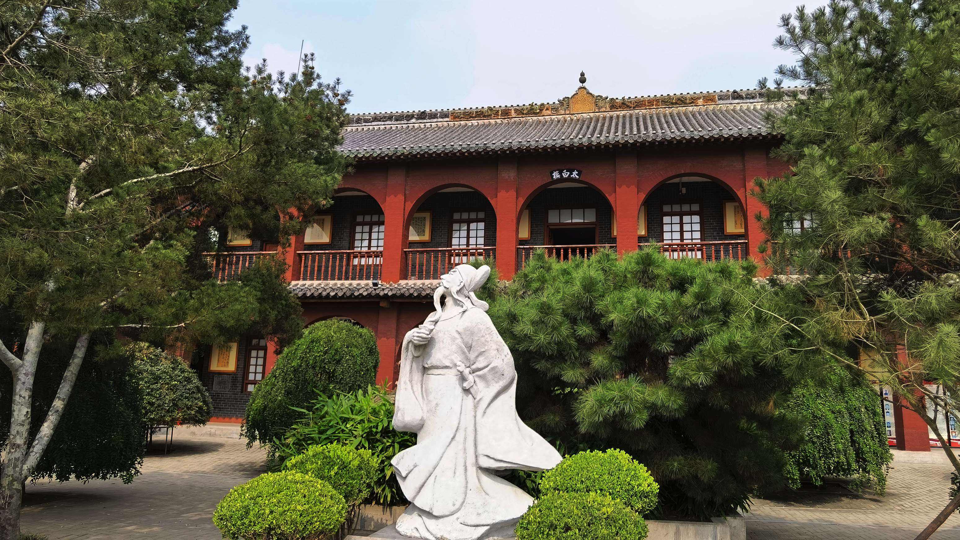 济宁城市风景济宁是一座人杰地灵