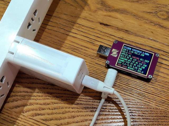 年终好物推荐：一个顶多个，ORICO 100W氮化镓充电器上手实测