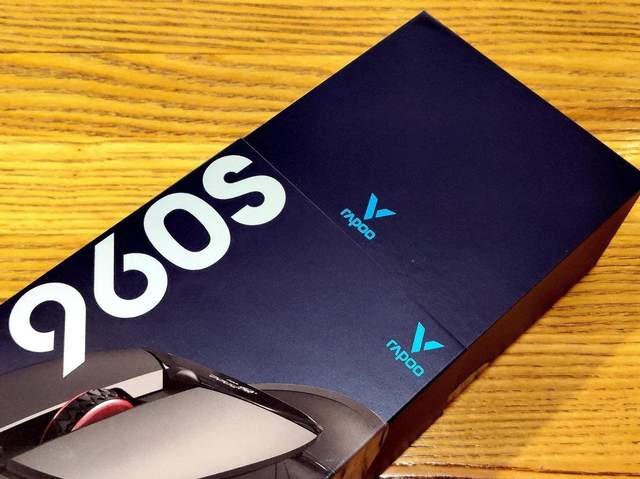 雷柏VT960S无线游戏鼠标，开启OLED屏幕+RGB灯酷炫游戏新体验