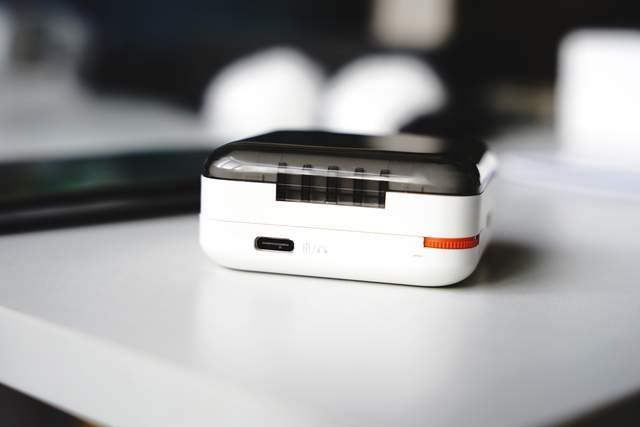 科唛Vimo S带来黑科技 专业麦克风手机即插即用 Vlog 拍摄更方便了