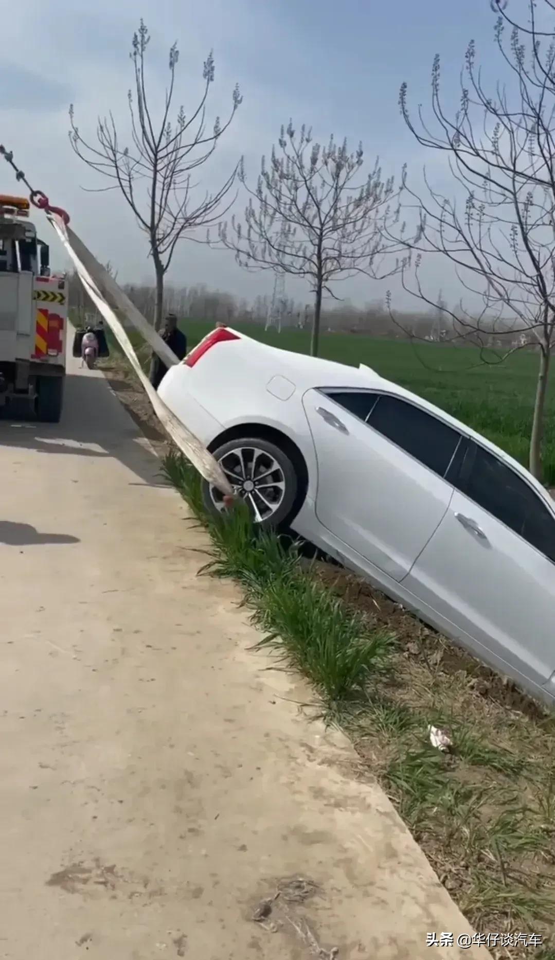 楼主华仔谈汽车凯迪拉克贵还是有贵的道理,火起来电线杆都不放过五龙