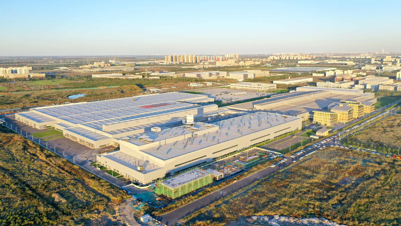 11日下午,恒大汽车在天津生产基地召开了战略合作伙伴大会,对