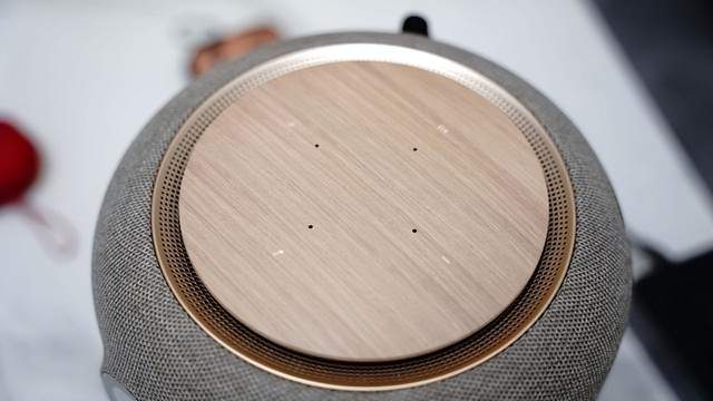 年轻人第一台4K投影仪，Vidda C1与峰米V10，谁能更胜一筹？