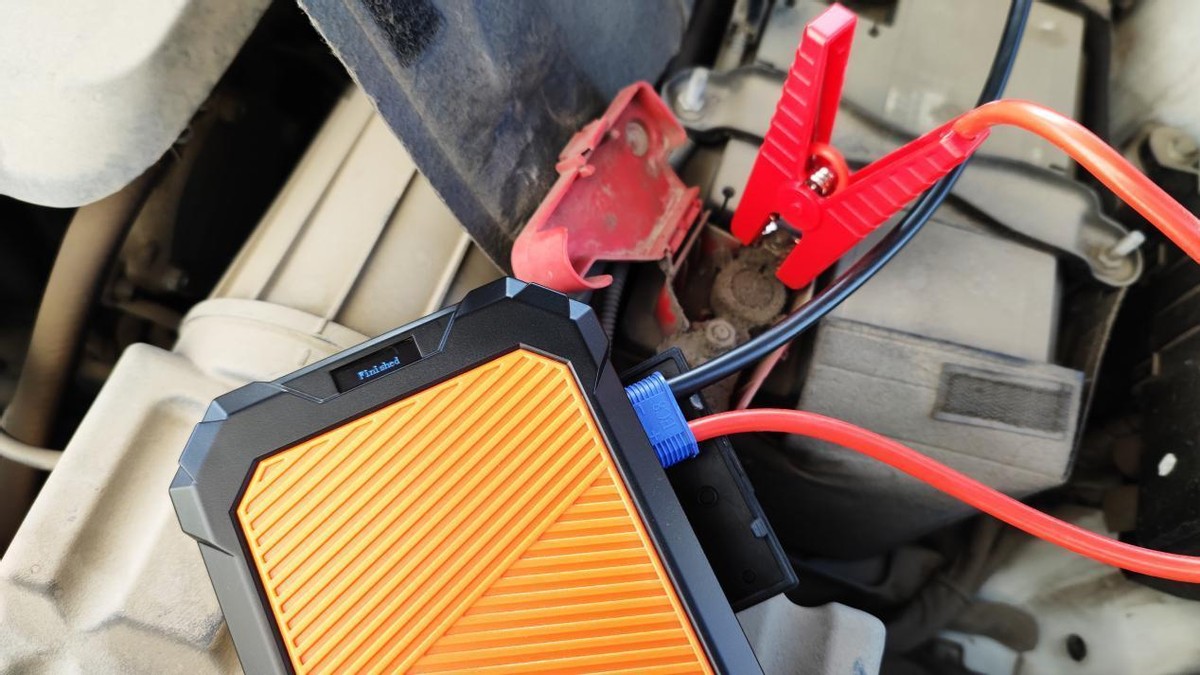 北方有车一族冬天必备的Autowit汽⻋应急电源