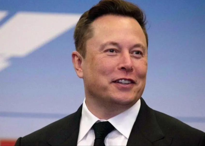 7万亿特斯拉老板马斯克刚对对火热的锂离子电池大泼凉水,狂赞令
