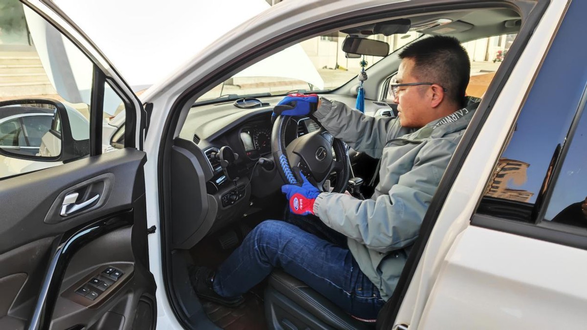 北方有车一族冬天必备的Autowit汽⻋应急电源