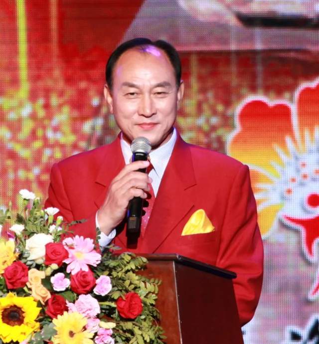 九州风雅颂一个男子汉的敬意致三八妇女节陈昌华朗诵诗选