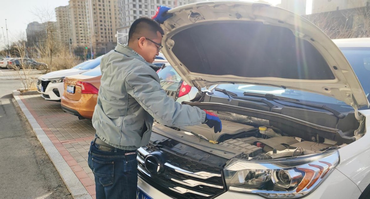 北方有车一族冬天必备的Autowit汽⻋应急电源