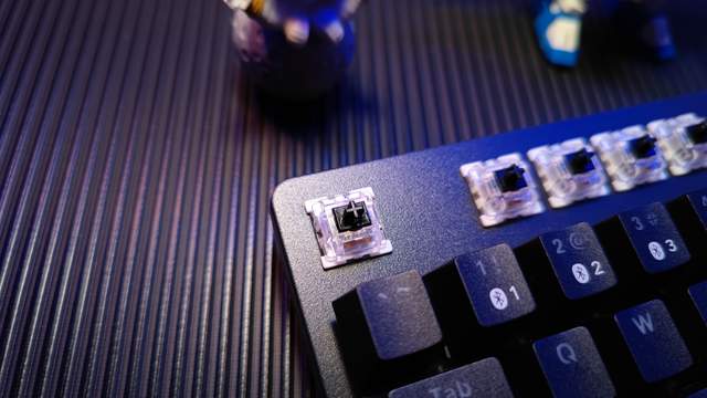 百元级别竟然是三模？而且是“海王”？！随意切换无压力！