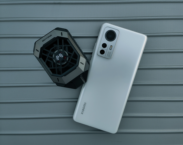 北通千机寒手机散热器，三种模式精智控温，游戏党必备