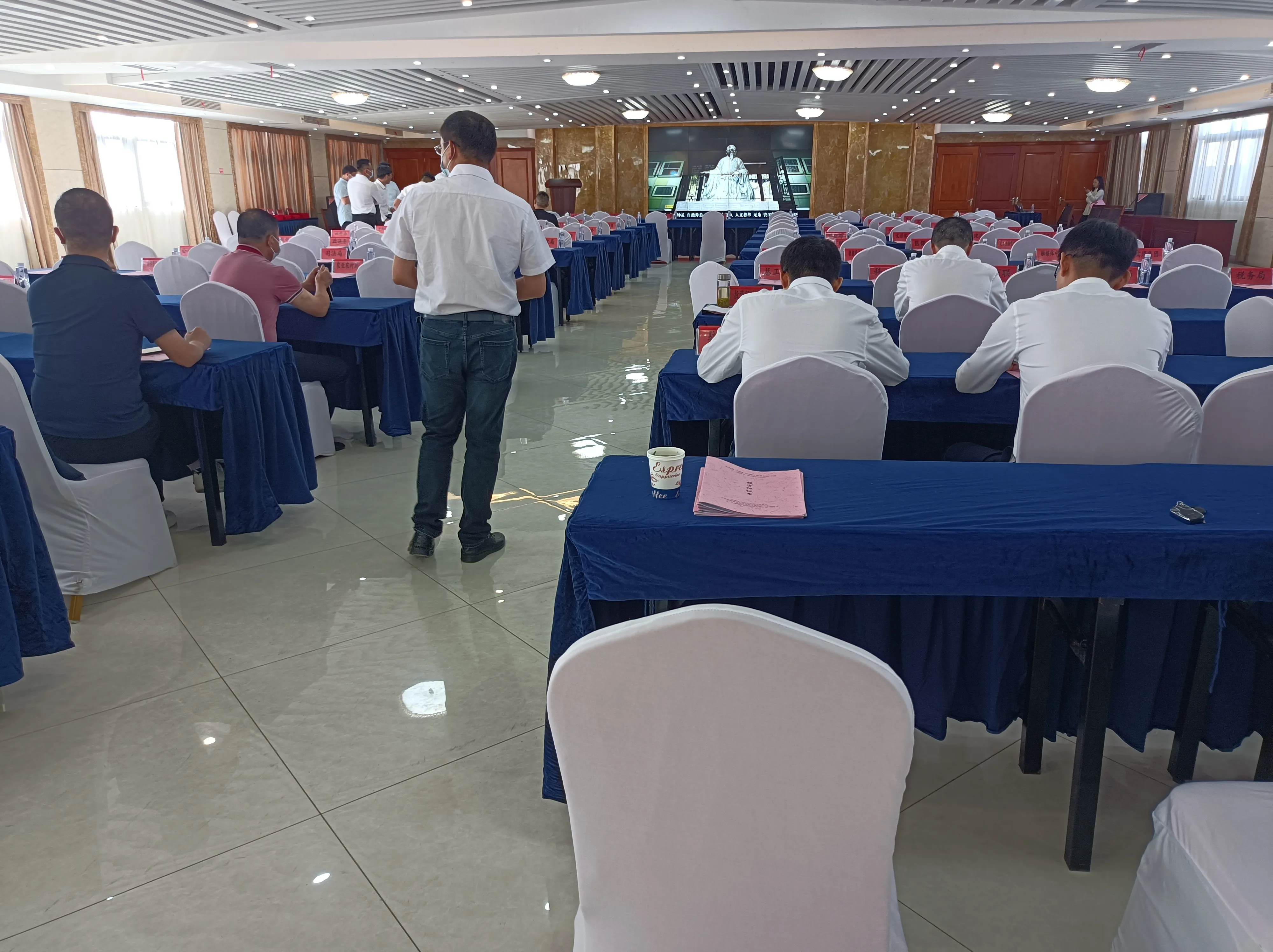 为什么有的工厂不赚钱也要开 10大暴利小作坊